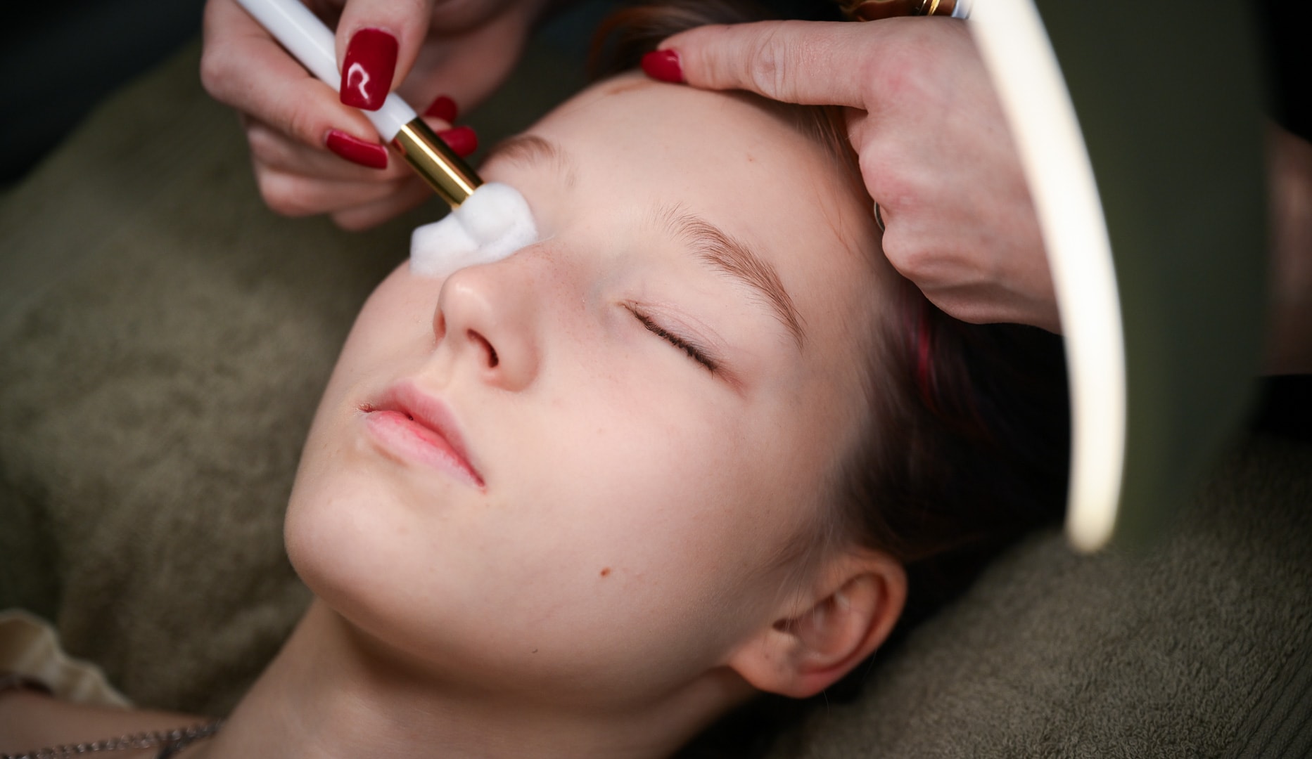 Eyelash Extensions / Volume Lashes