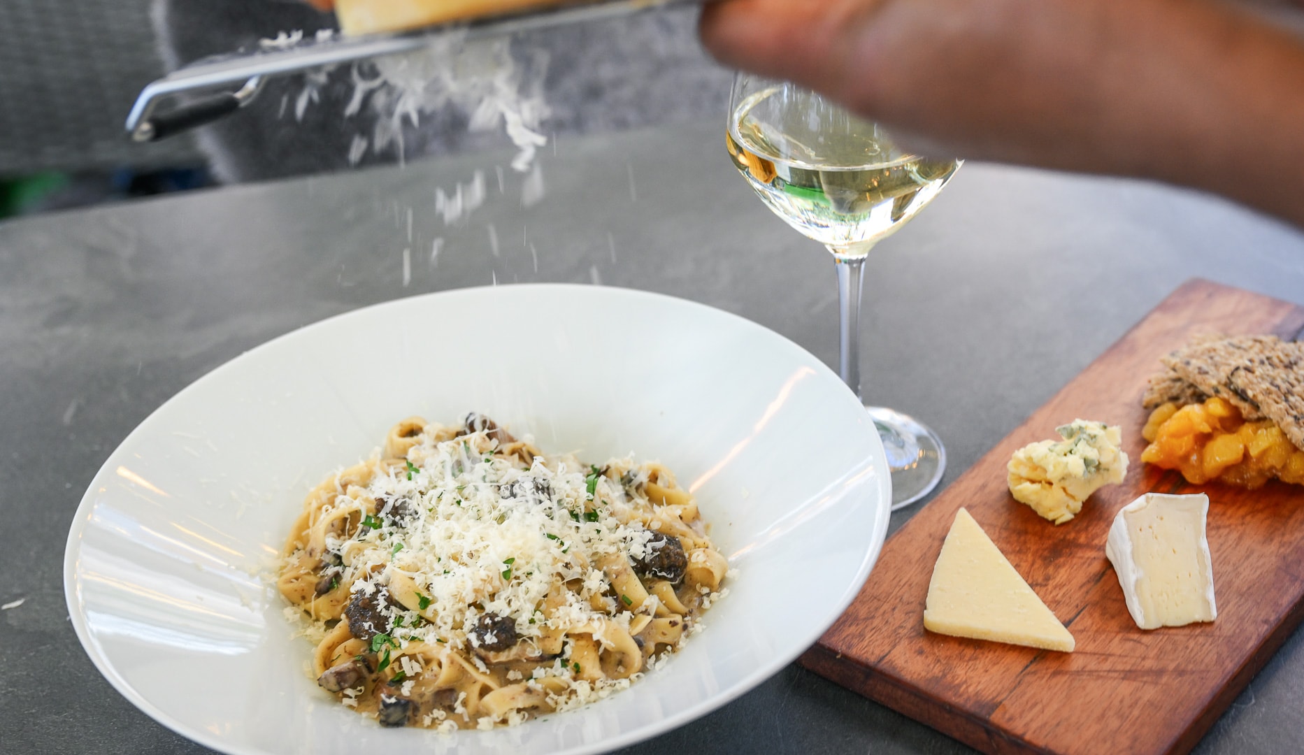 Pasta + Valgfri Dessert på Darling