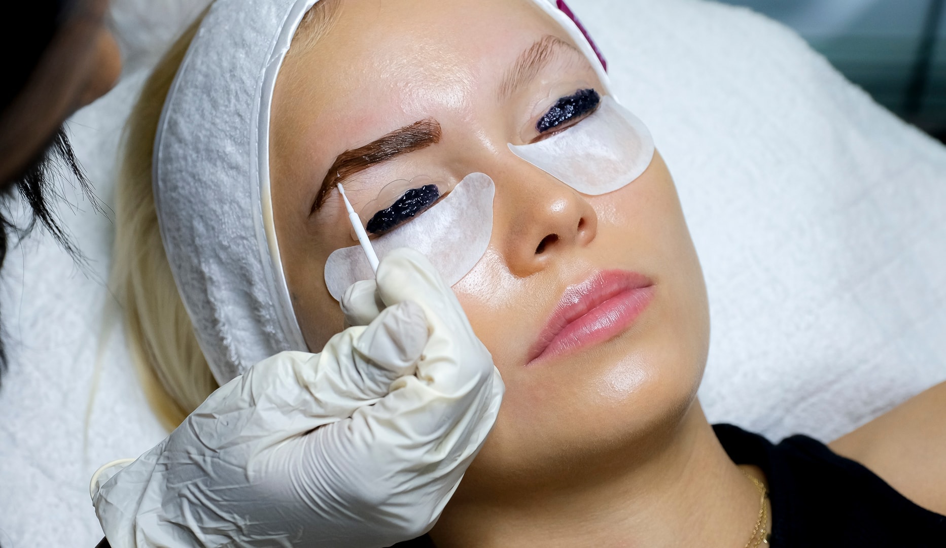 Lash Lift og Brow Lamination hos Derma Solution