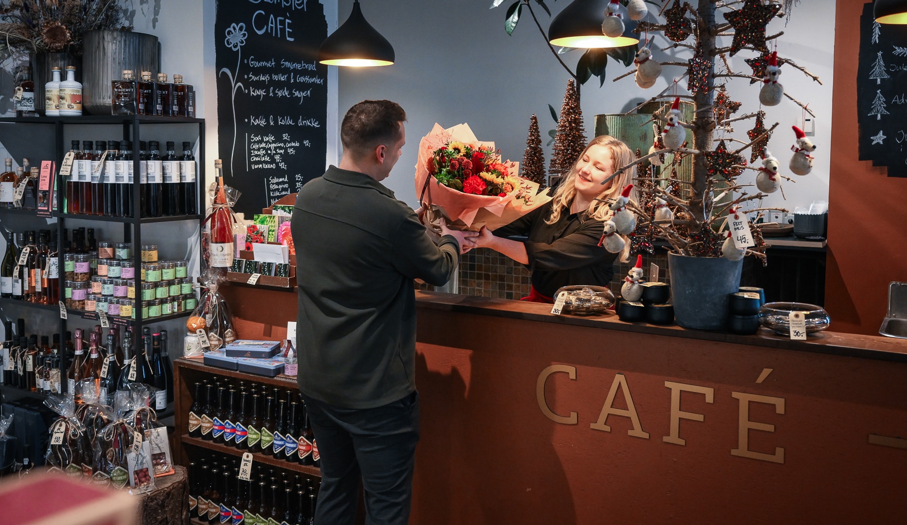 2 Valgfri Smørrebrød + Sødt Hos Florie