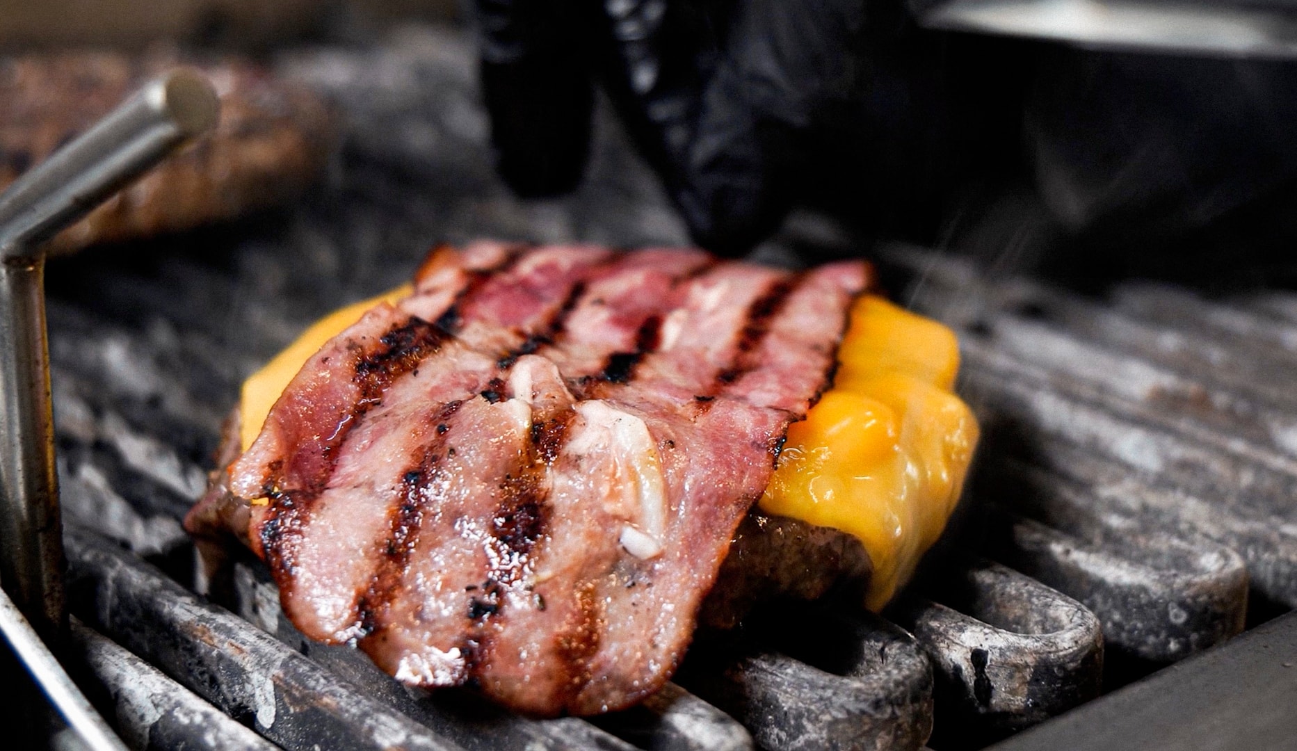 ½ pris på Combo - Burger Maniac