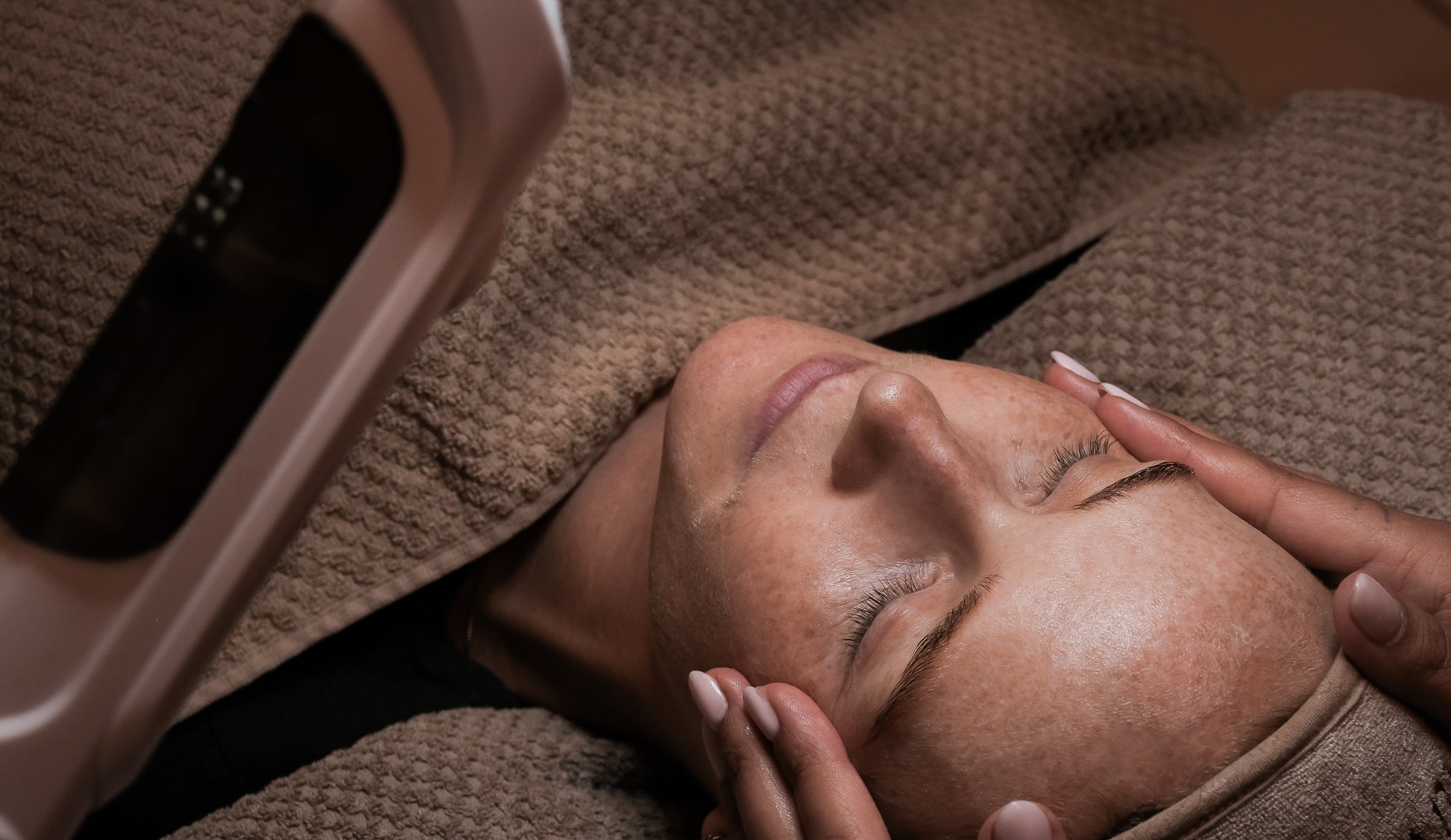 Ansigtsbehandling - Spar 56 %