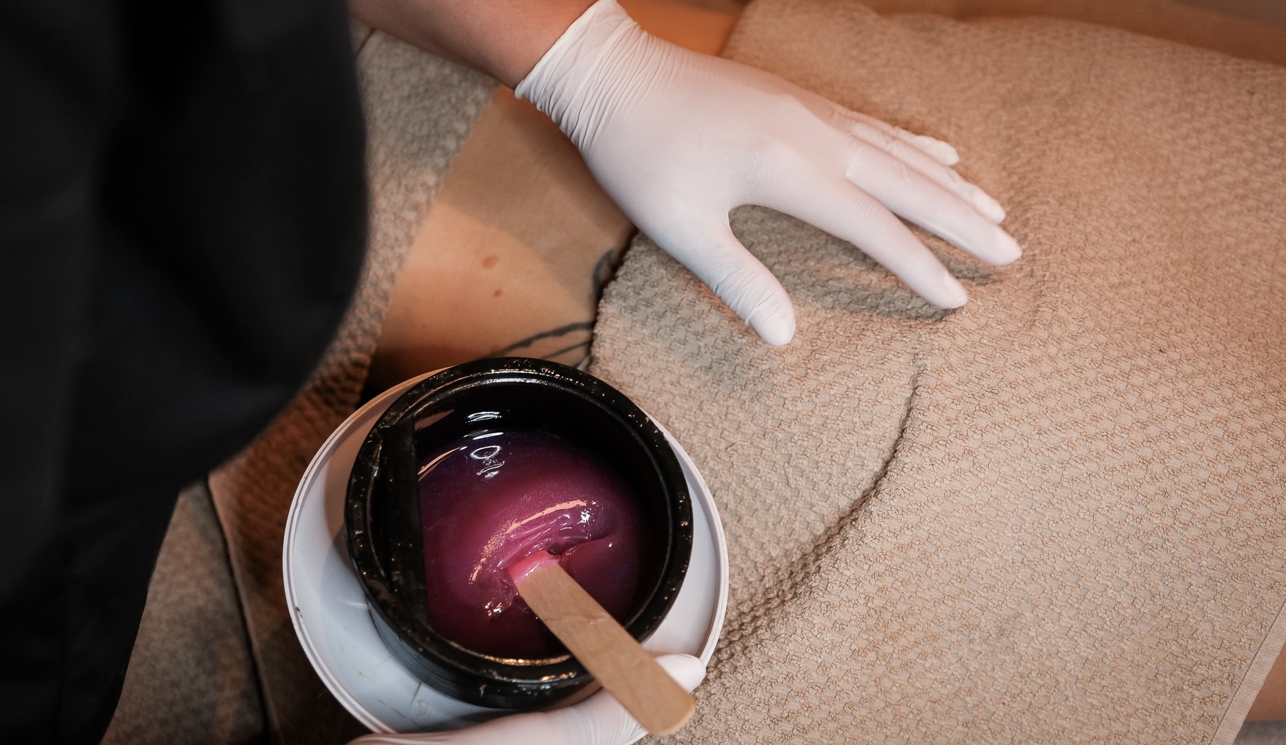 Skånsom Hårfjerning med Sugaring