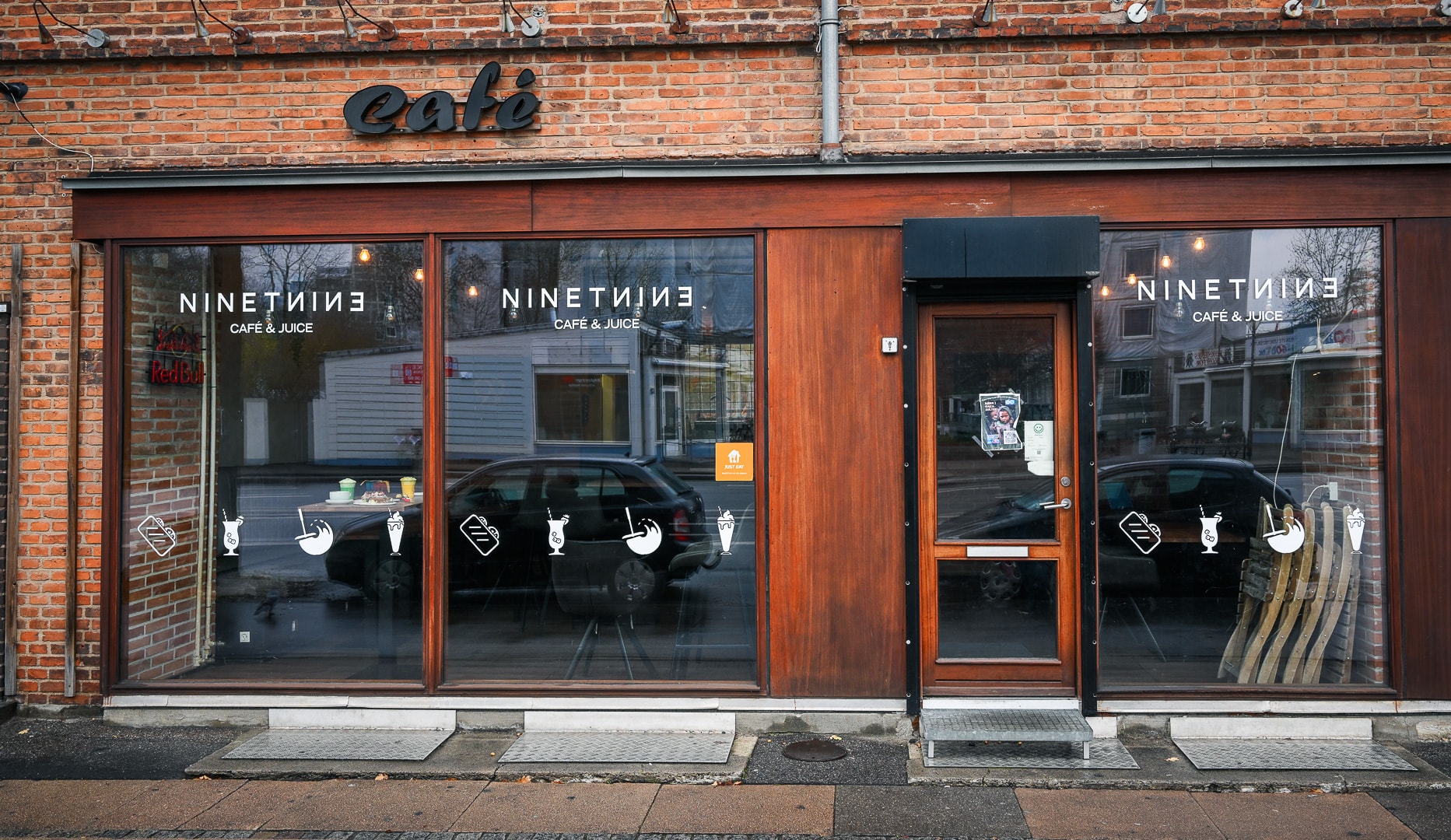 Valgfri dessert + drik hos Ninetnine