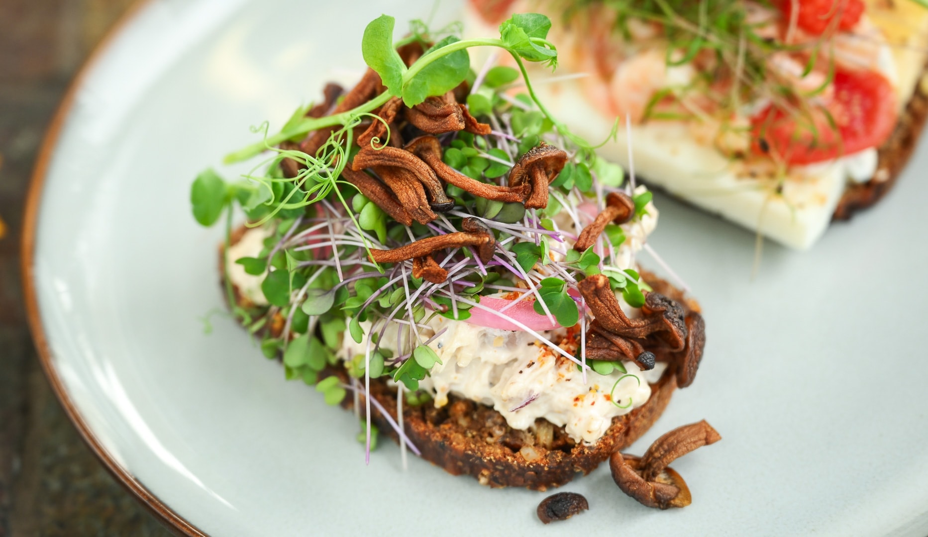 2 Valgfri Smørrebrød + Sødt Hos Florie