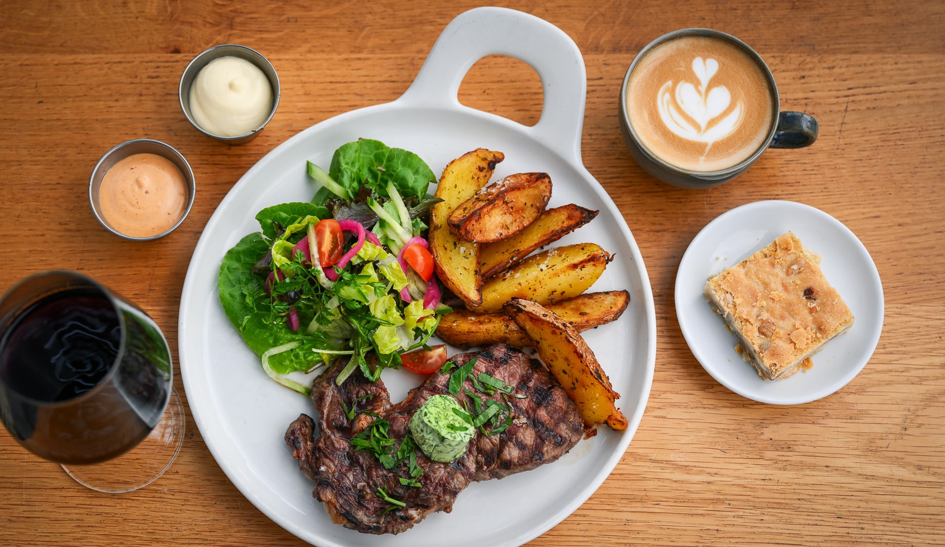 Ribeye + Dessert på Café Nöah