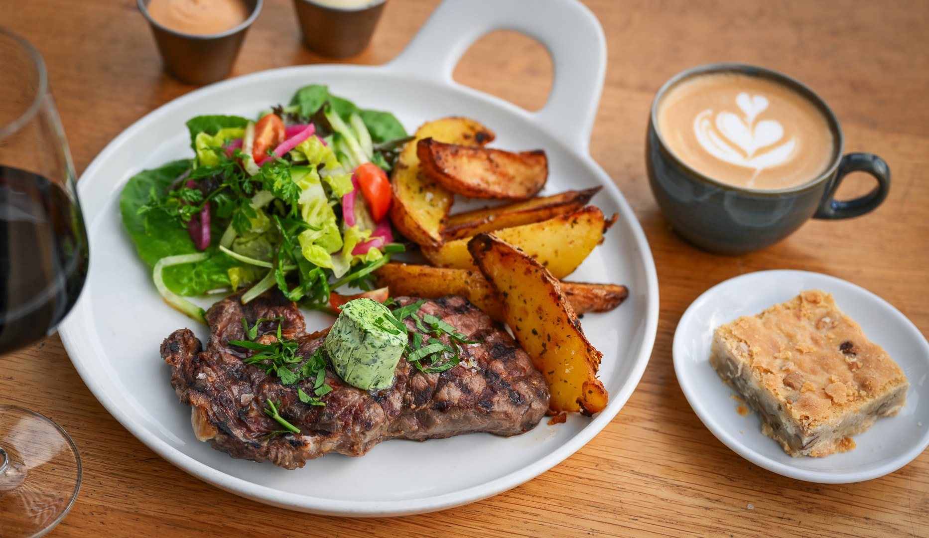 Ribeye + Dessert på Café Nöah