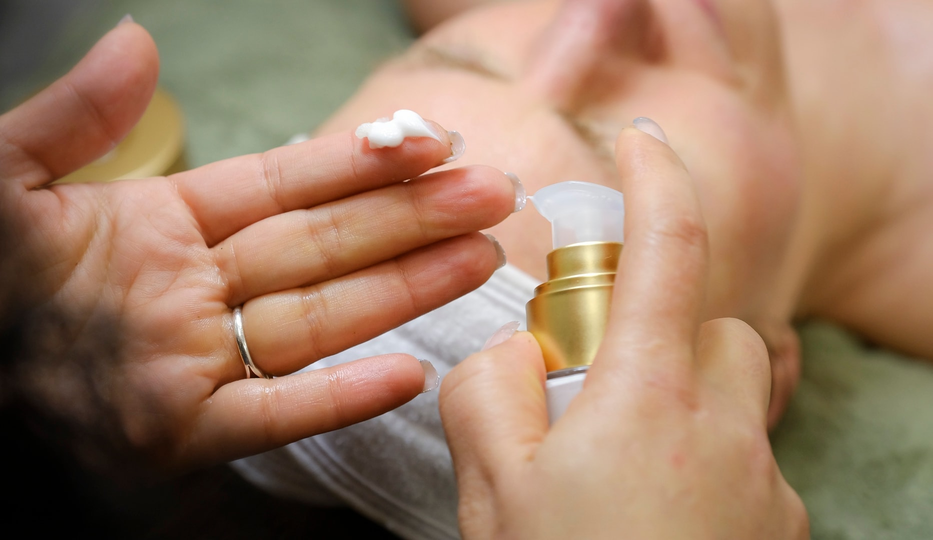 ½ Pris på Ansigtsbehandling