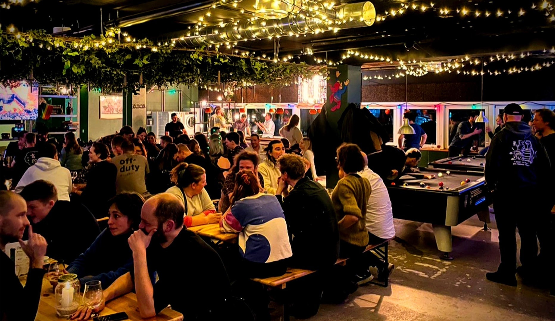 Shuffleboard + Valgfri Øl/Vin & Tapas selection