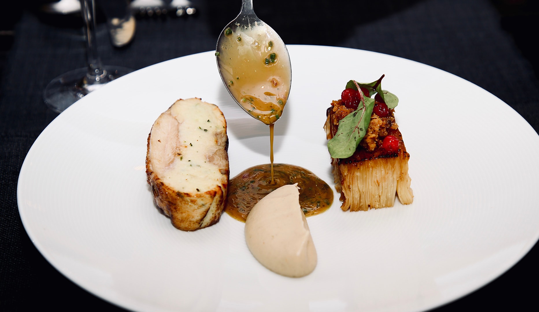 Forårsmenu hos Restaurant Rebel - Anbefalet i Michelin-guiden på 12. år