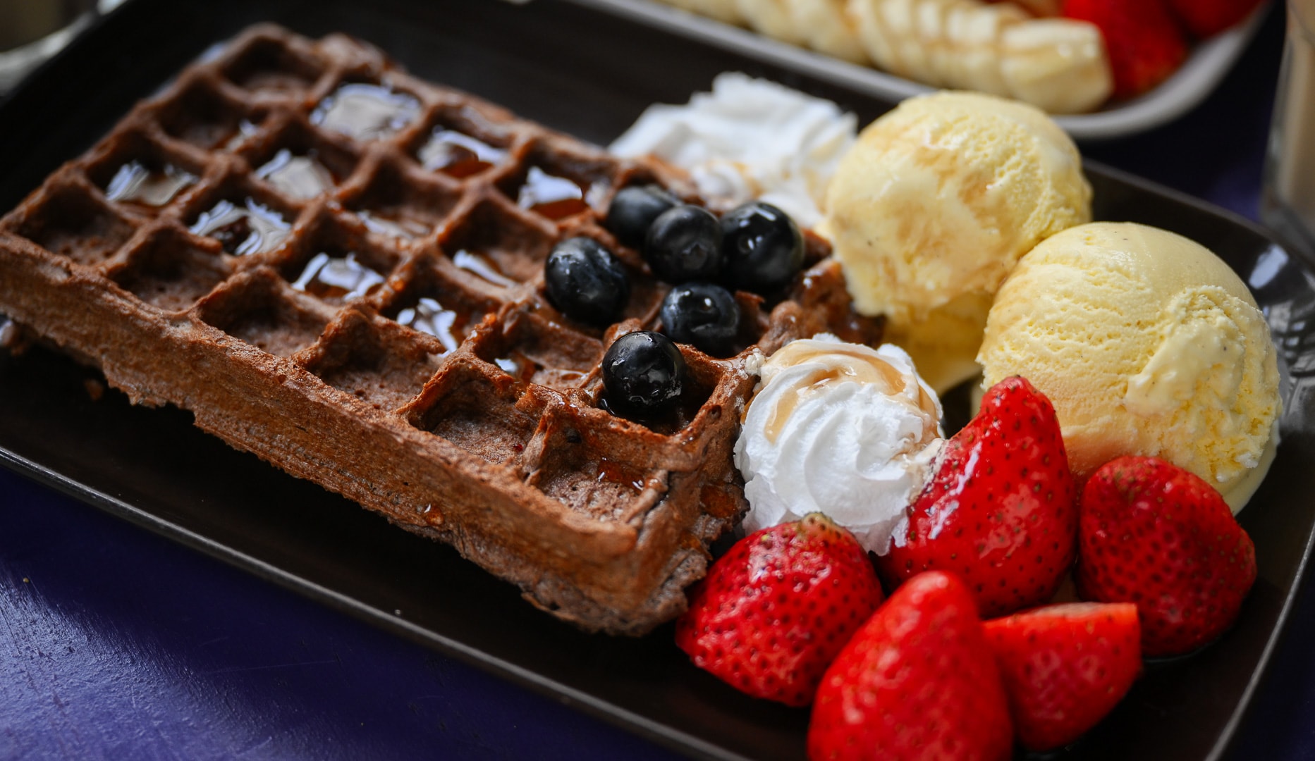 Valgfri Vaffel + Varm Drik