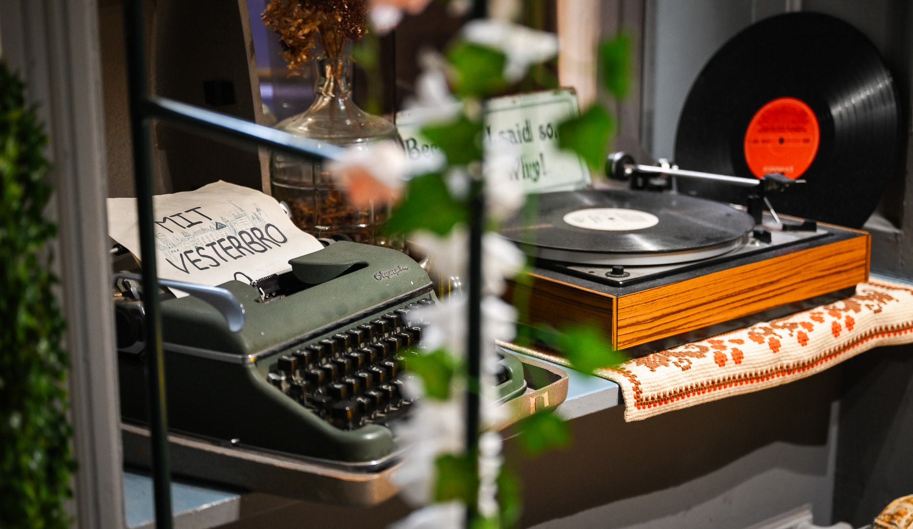 Valgfri Vaffel + Varm Drik