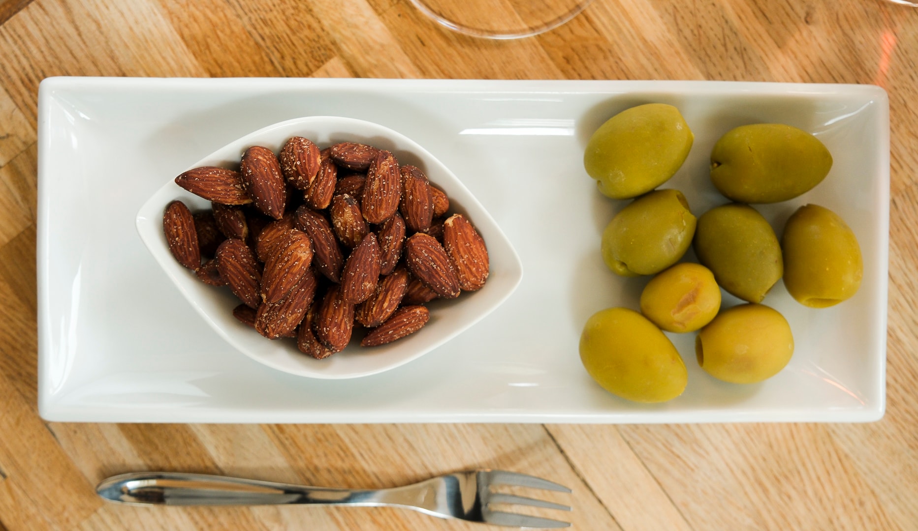 2 Valgfrie Glas + Snacks - Øens Vinhus