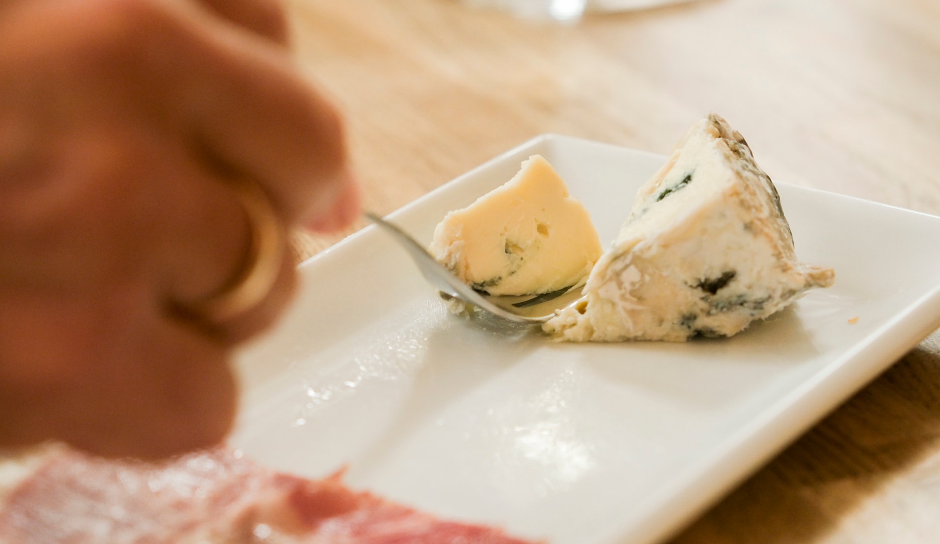 2 Valgfrie Glas + Snacks - Øens Vinhus