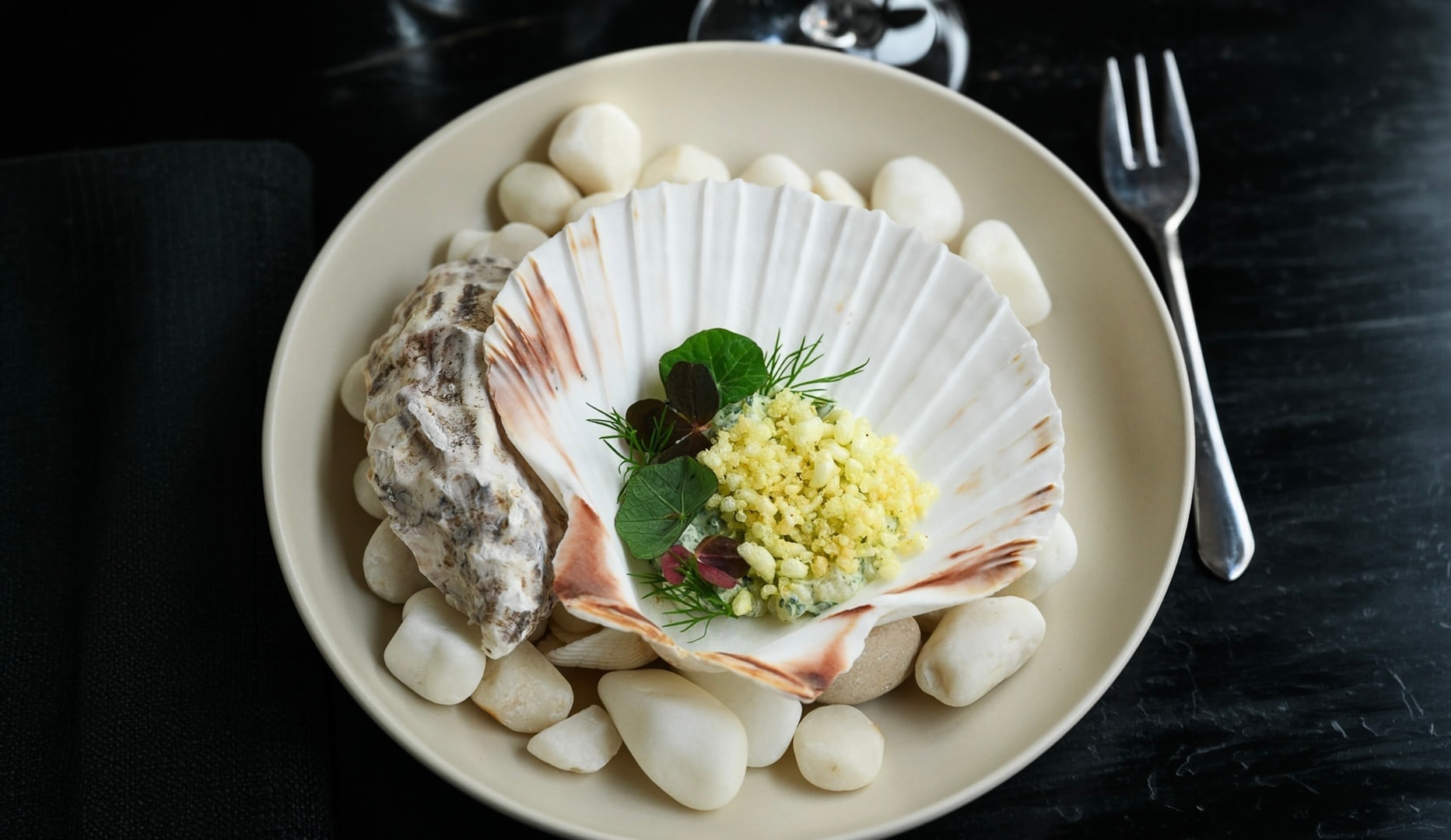 Sommermenu hos Restaurant Rebel - Anbefalet i Michelin-guiden på 13. år