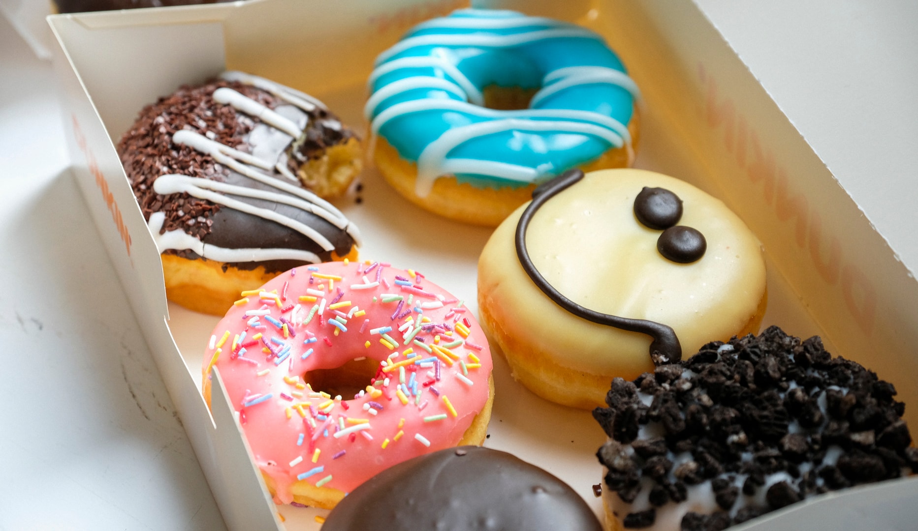 Dunkin' Donuts - 6 Donuts i Æske