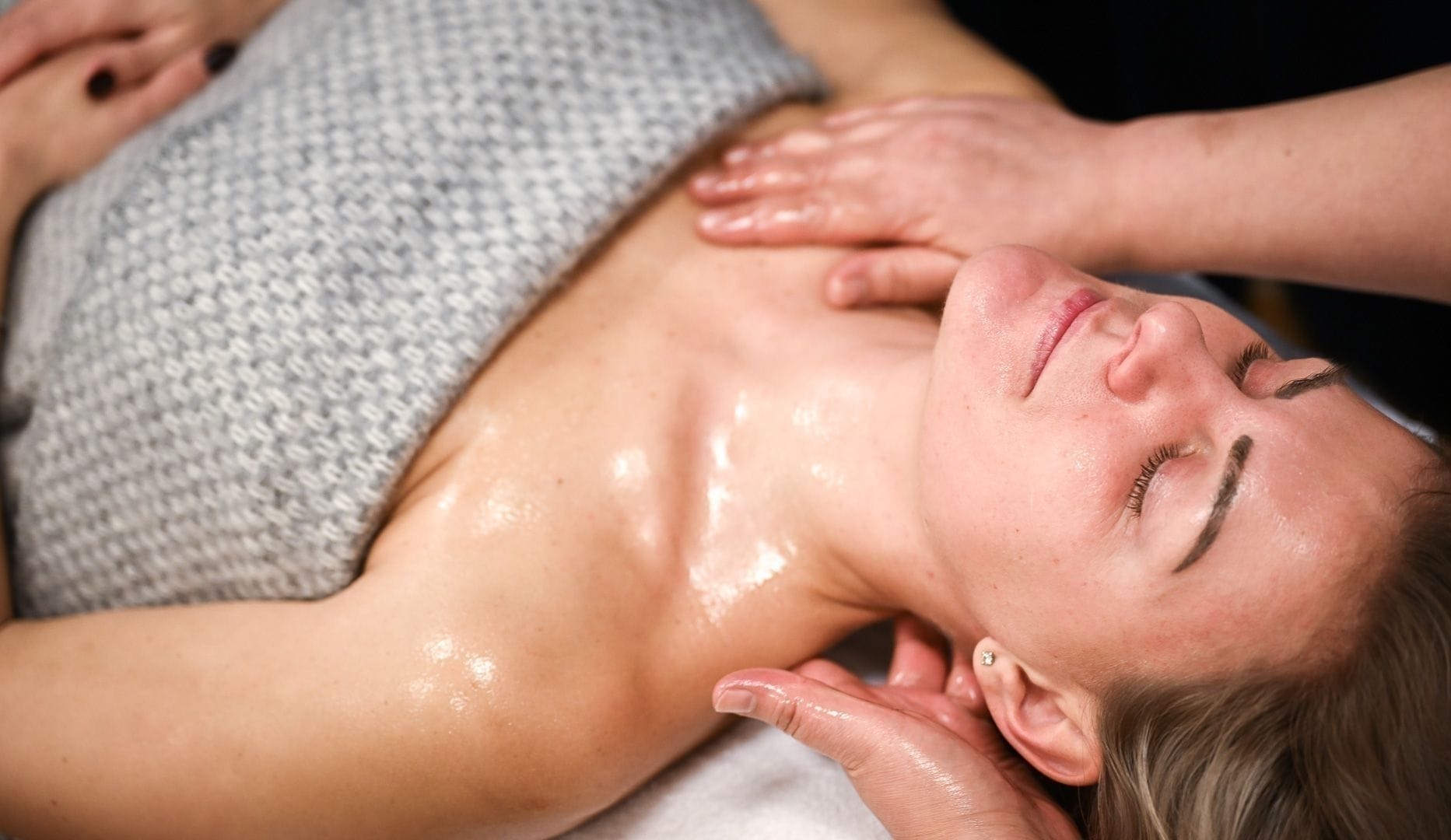 Gua Sha Ansigtsbehandling - Indre By