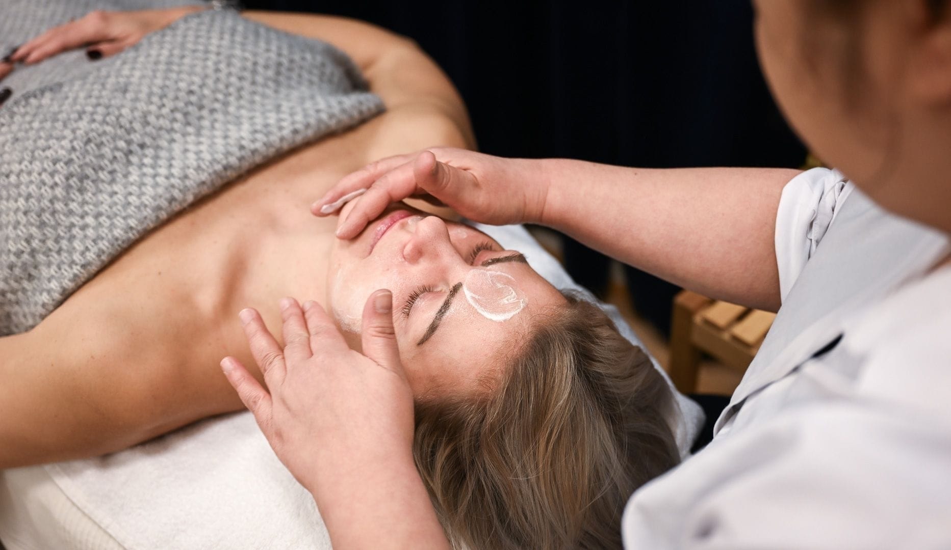 Gua Sha Ansigtsbehandling - Indre By