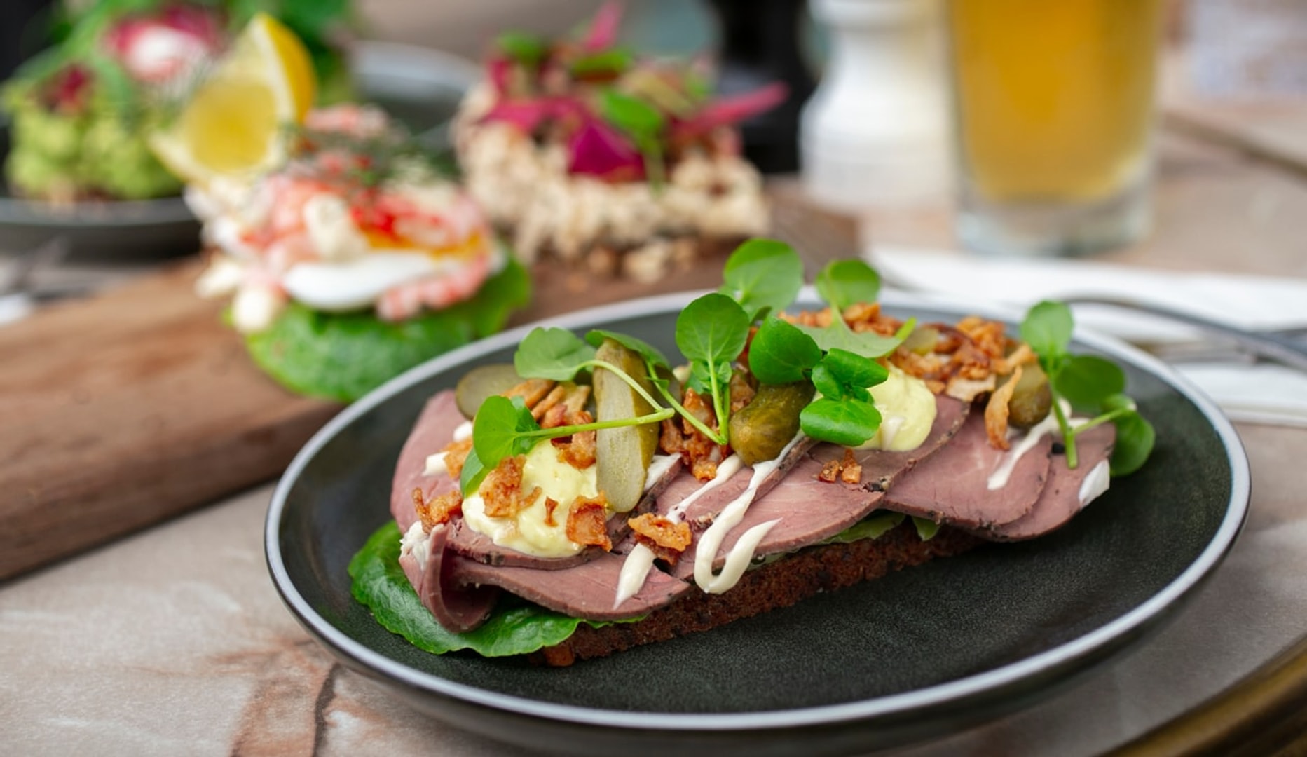 2 Klassiske Smørrebrød - Cafe Nöa’h