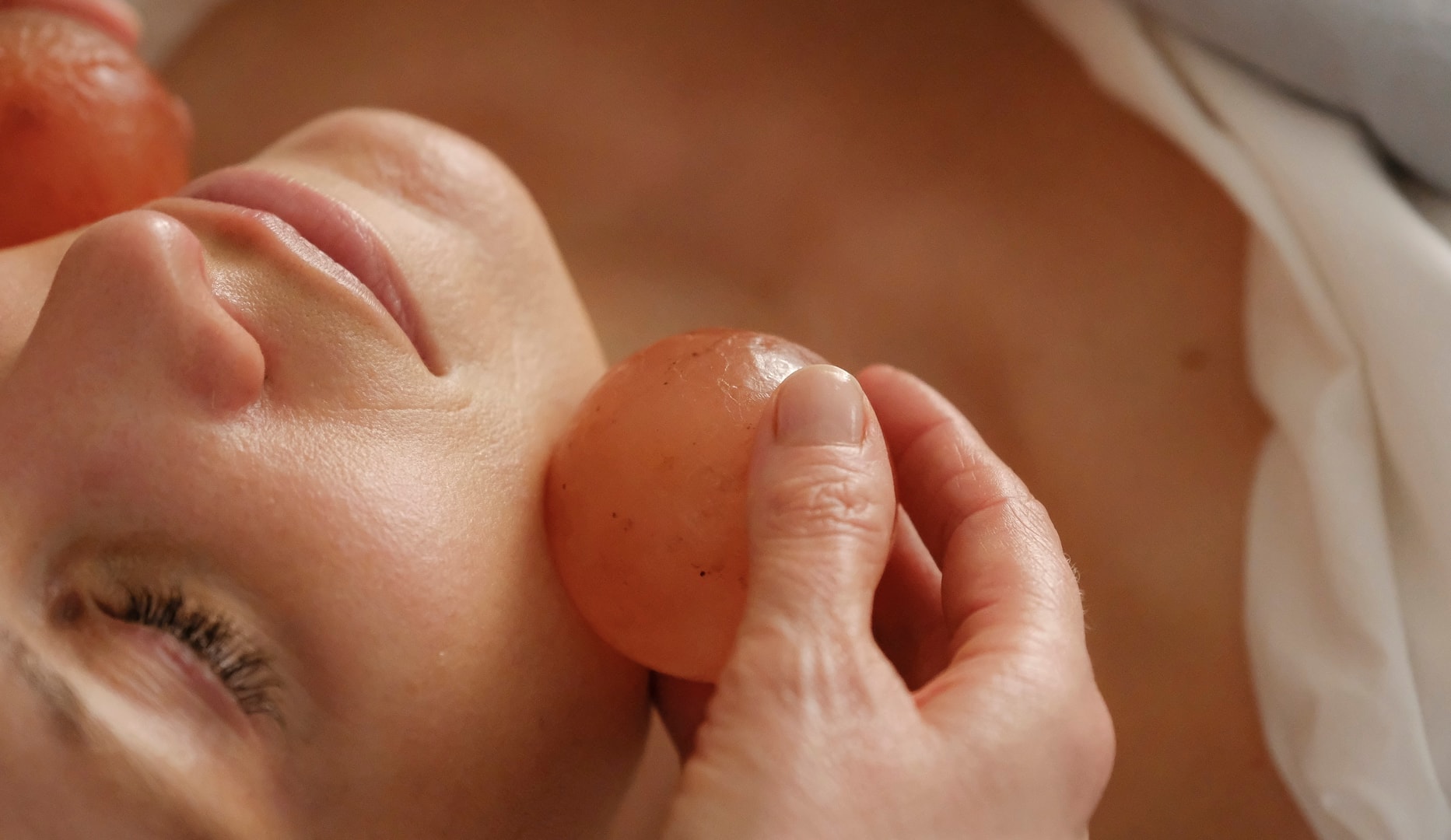 Ansigtsbehandlinger - AM Beauty Care