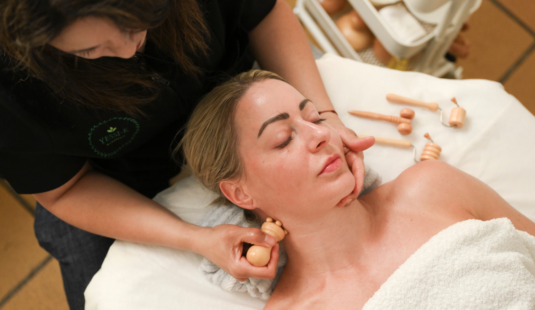Ansigts Maderoterapi og -Massage