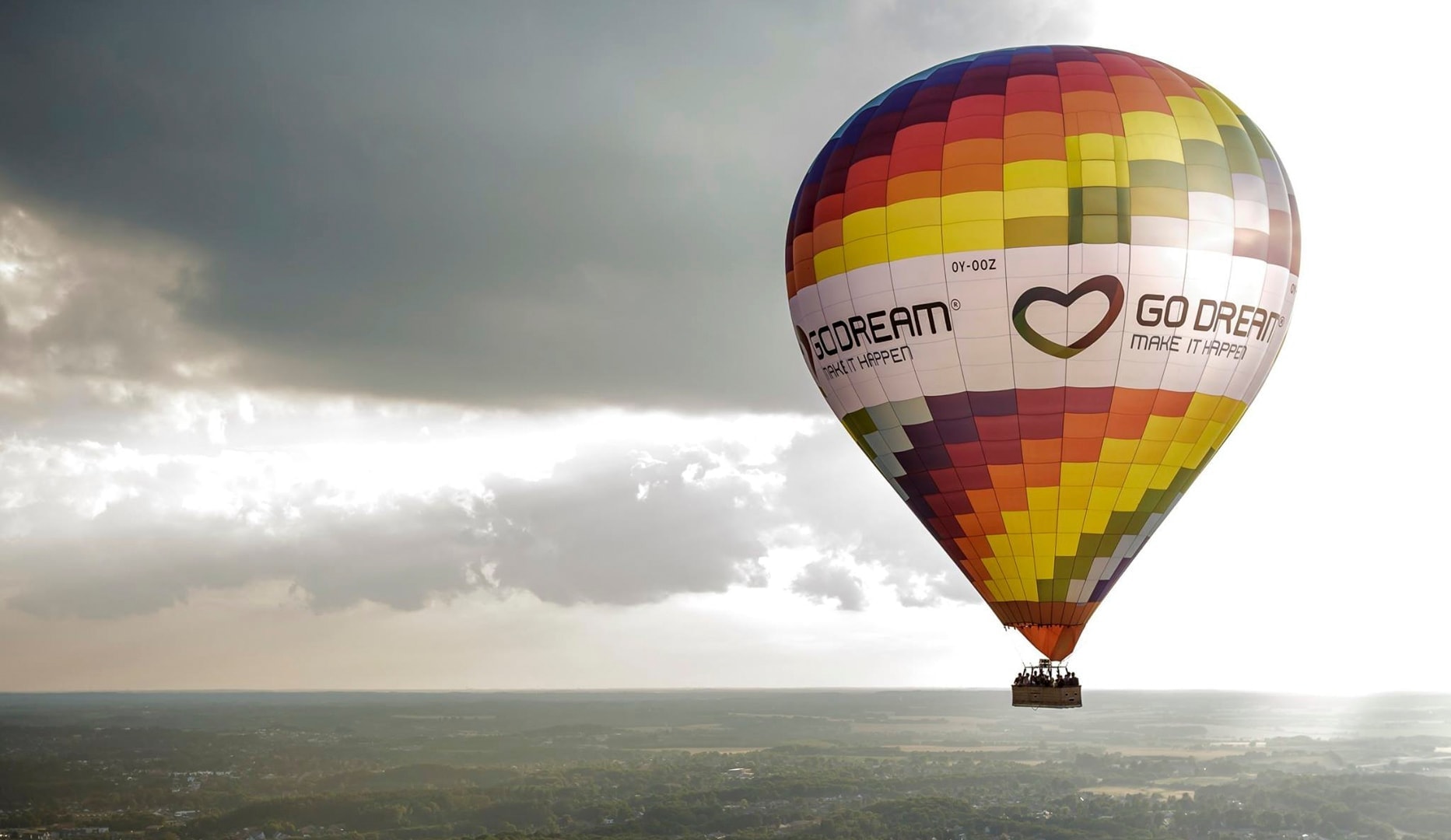 Eventyrlysten? Flyv i luftballon
