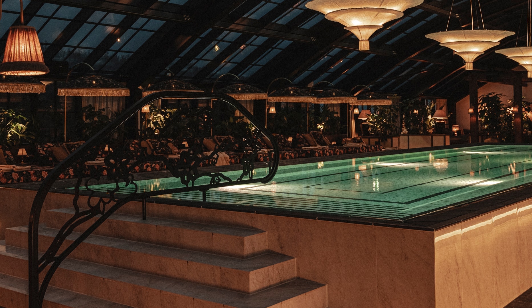 Pool Club & Lunch - Rox Resort