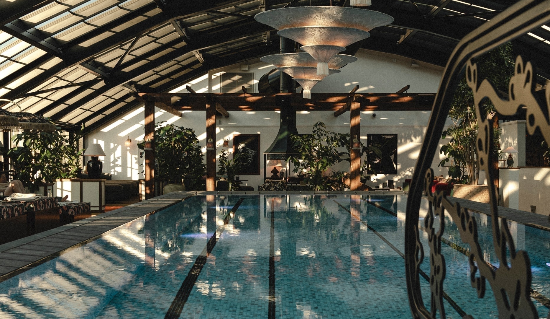 Pool Club & Breakfast - Rox Resort