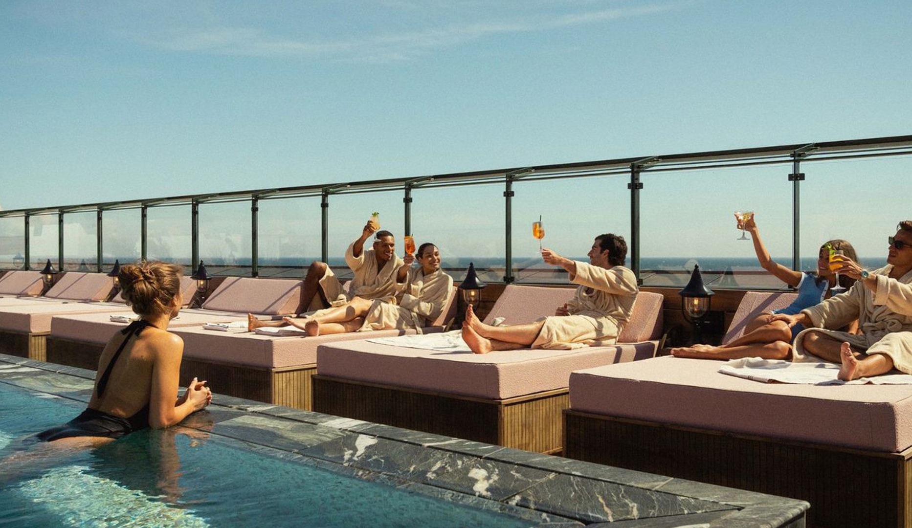 Pool Club & Lunch - Rox Resort