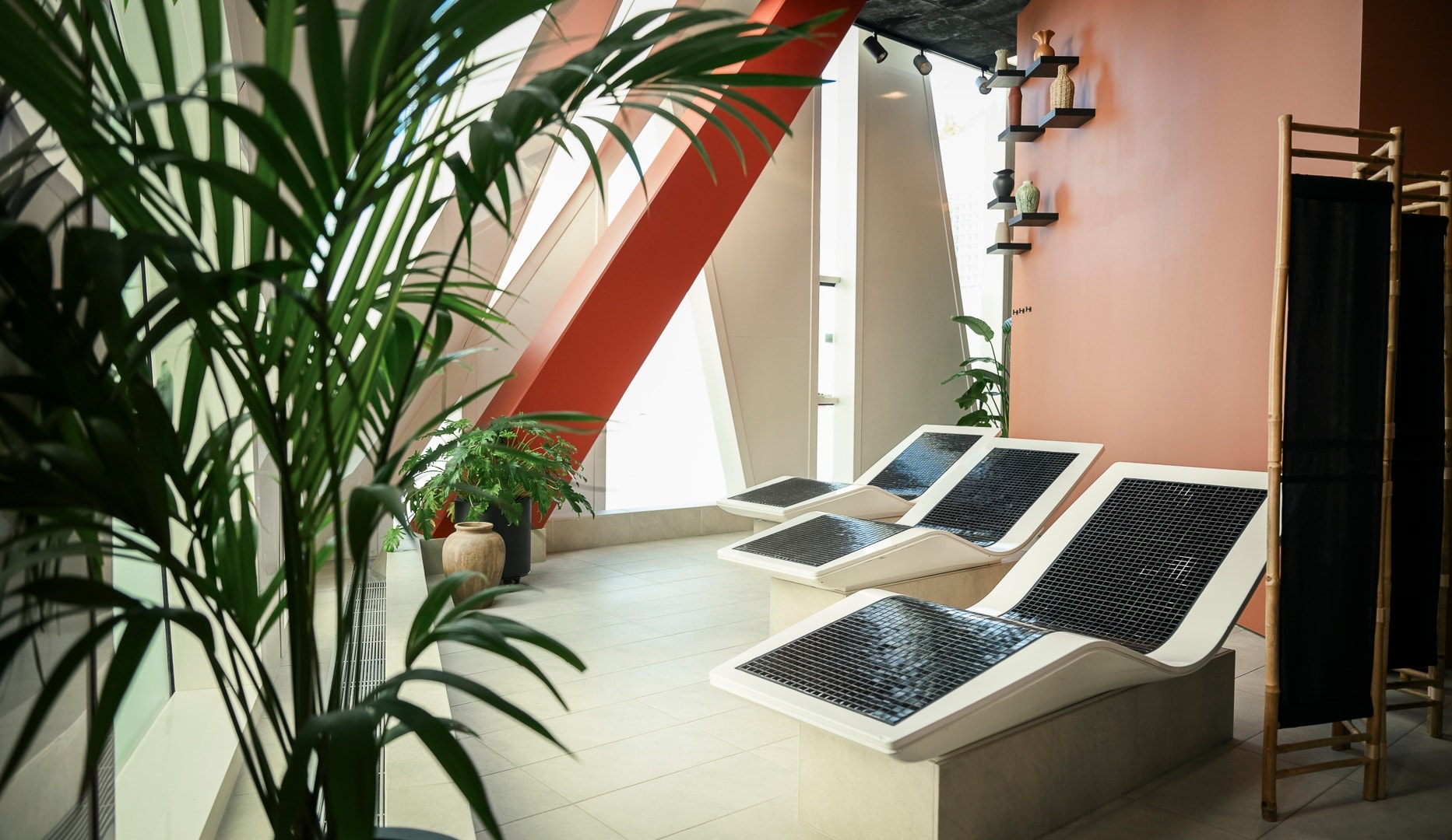 Forkæl dig selv med afslappende massage og spa på Bella Sky