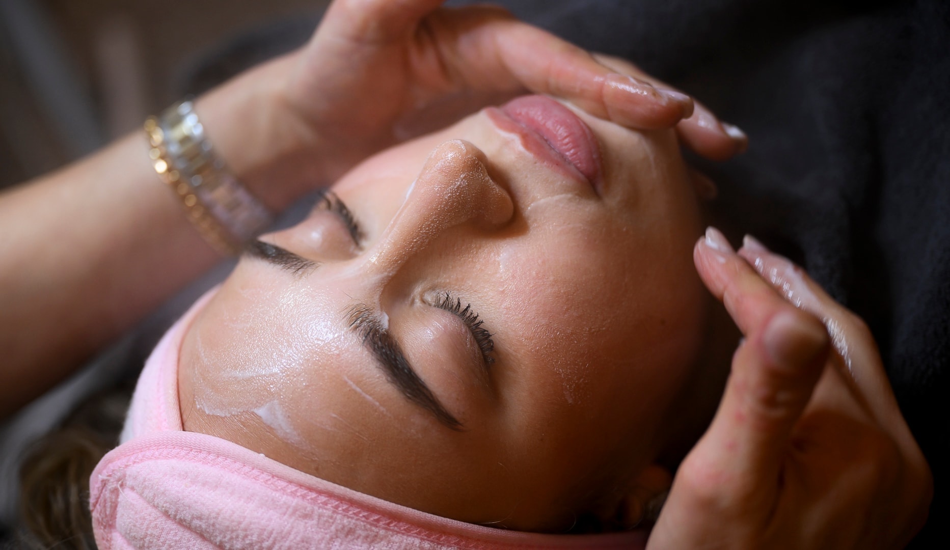 Valgfri Ansigtbehandling - Kosmetolog Valby