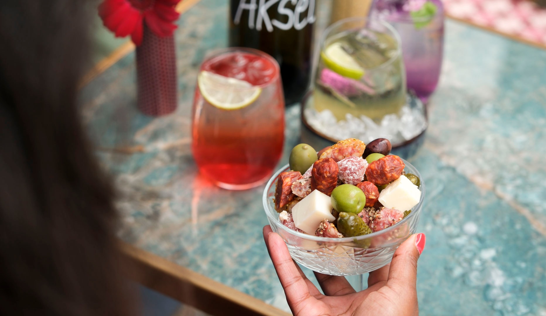 NYHED: Halv pris på 3 Drinks, 3 fadøl & tapas hos det nyåbnede Aksel