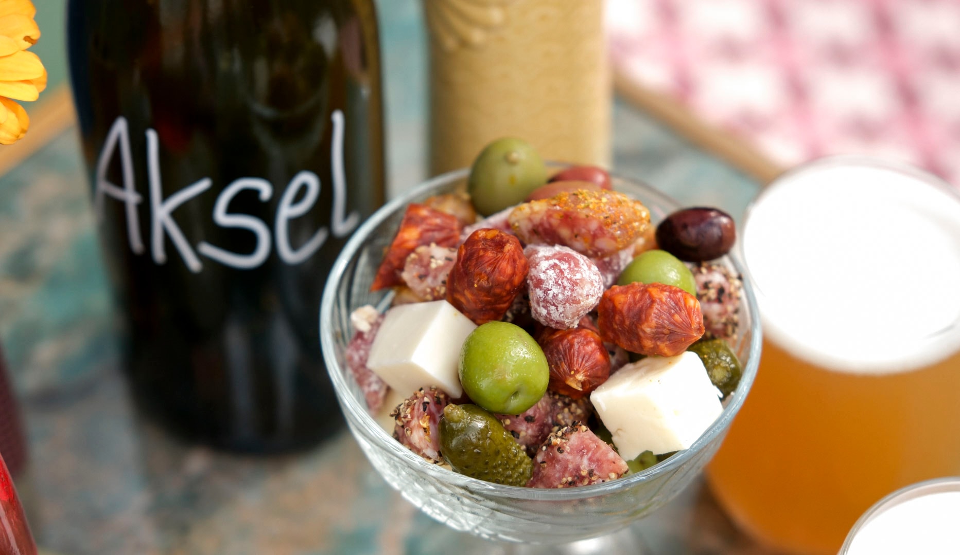 NYHED: Halv pris på 3 Drinks, 3 fadøl & tapas hos det nyåbnede Aksel