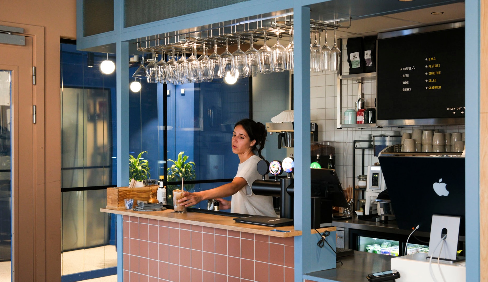 NYHED: Eftermiddagscombo hos Matrikel1, The Workbar