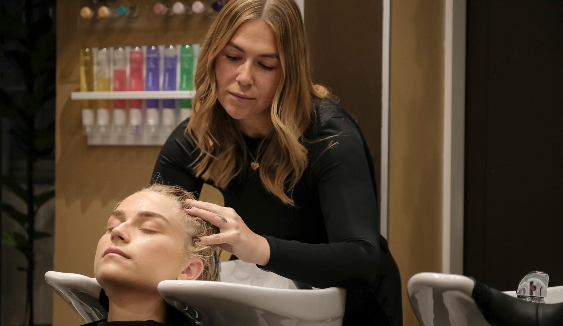 Klip & farve hos HNG HAIRCONCEPT
