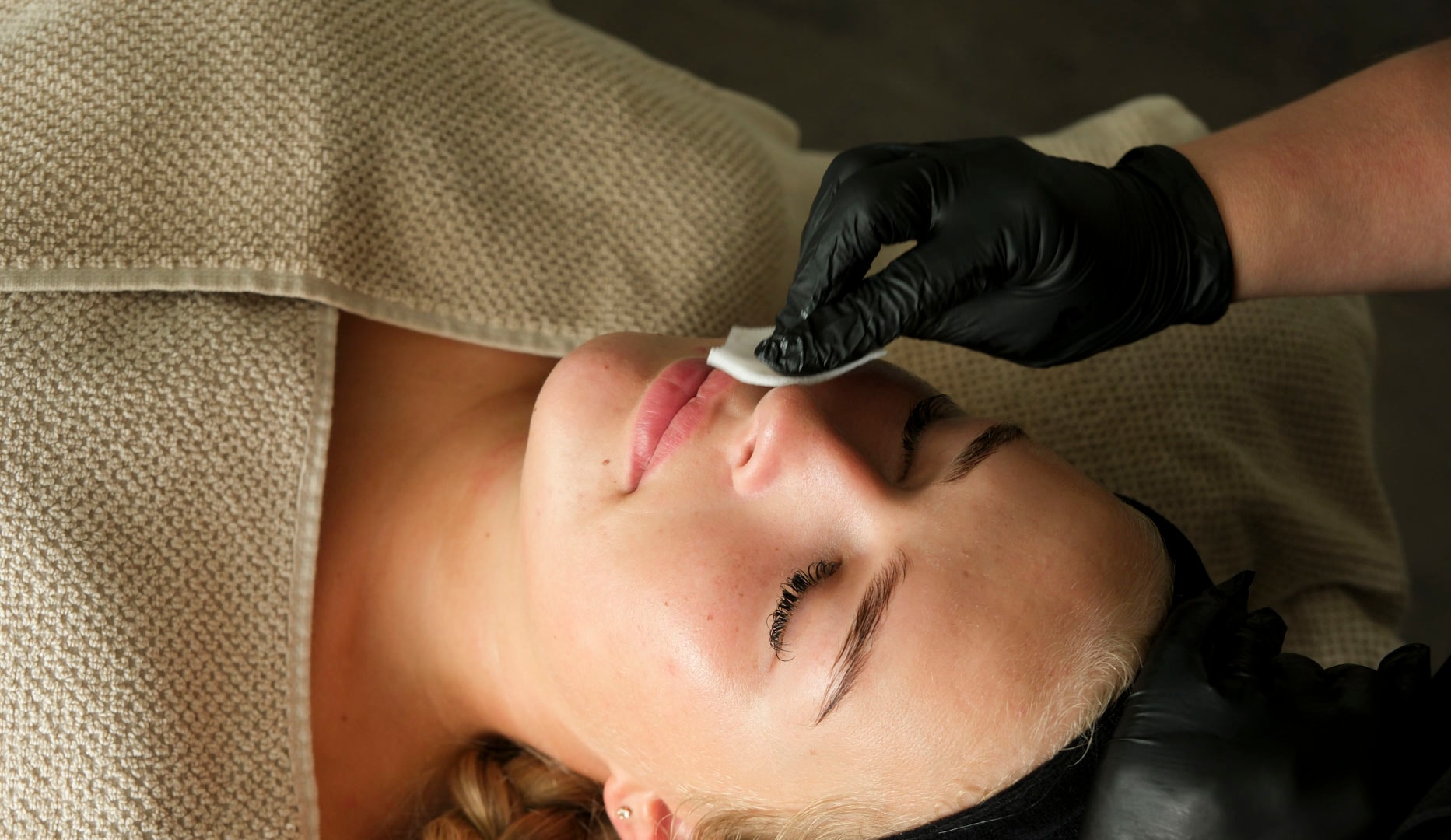 NYHED: Art of Wellness, Tri-Wave MD med Dermalogicas Pro Power Peel