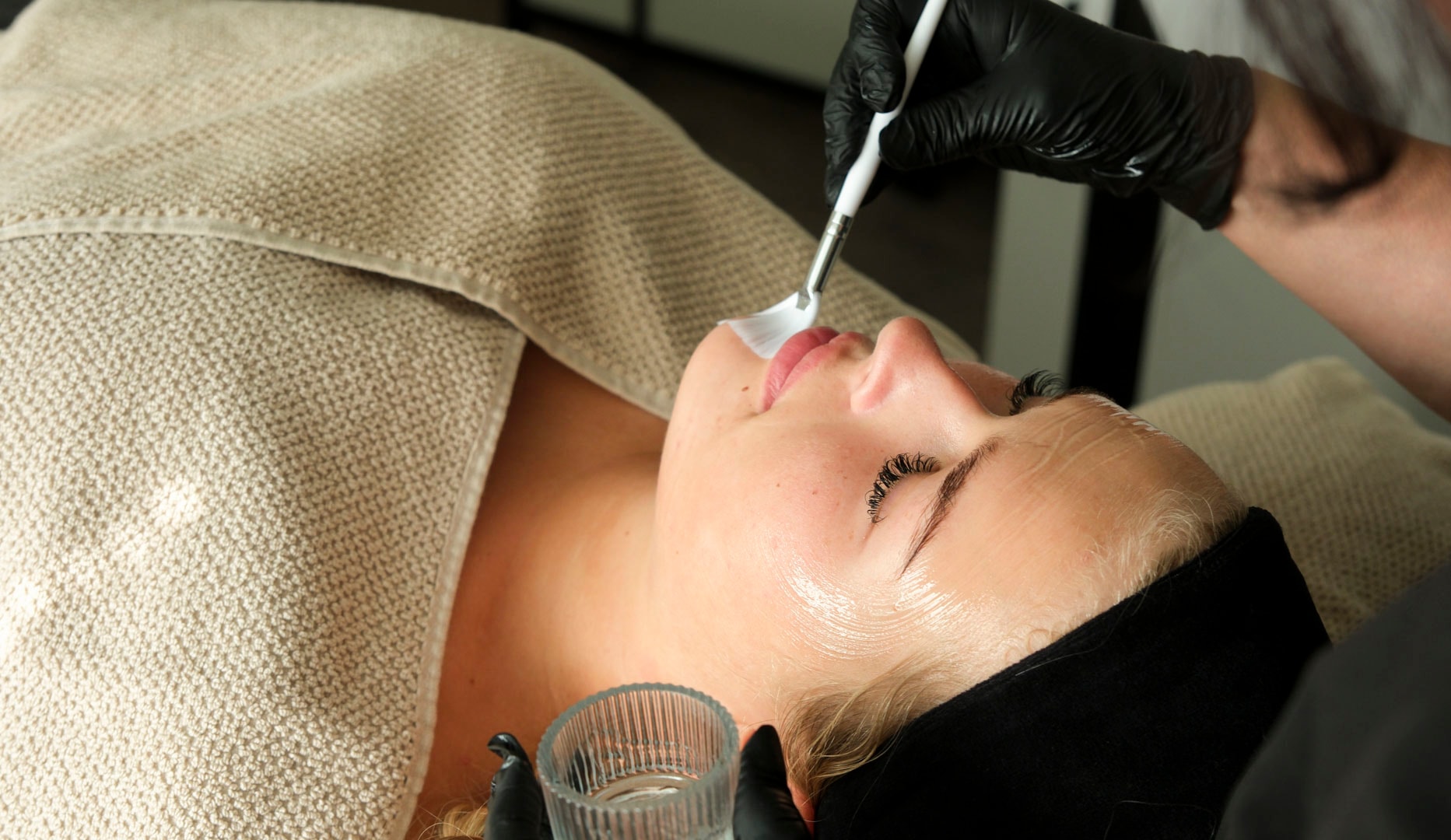 NYHED: Art of Wellness, Tri-Wave MD med Dermalogicas Pro Power Peel
