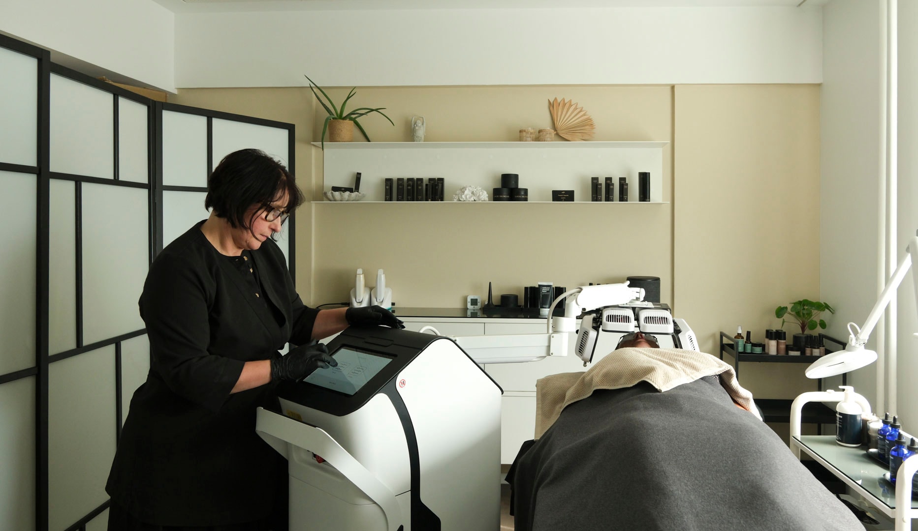 NYHED: Art of Wellness, Tri-Wave MD med Dermalogicas Pro Power Peel