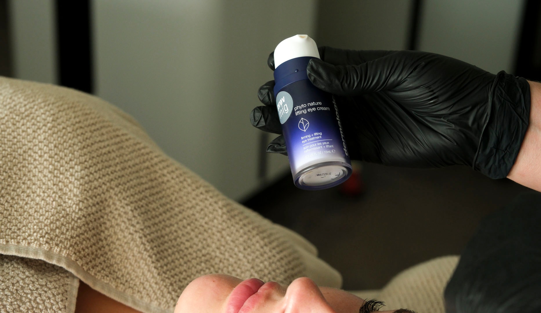 NYHED: Art of Wellness, Tri-Wave MD med Dermalogicas Pro Power Peel