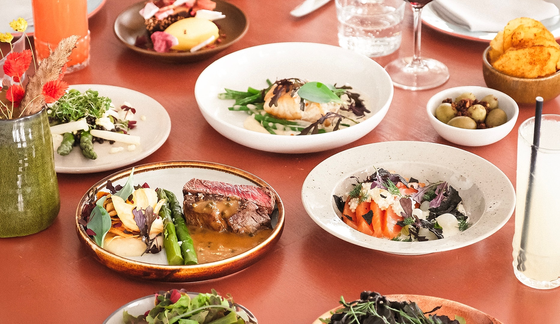 12 Serveringer "Family Style" - Aftenmenu på Odette