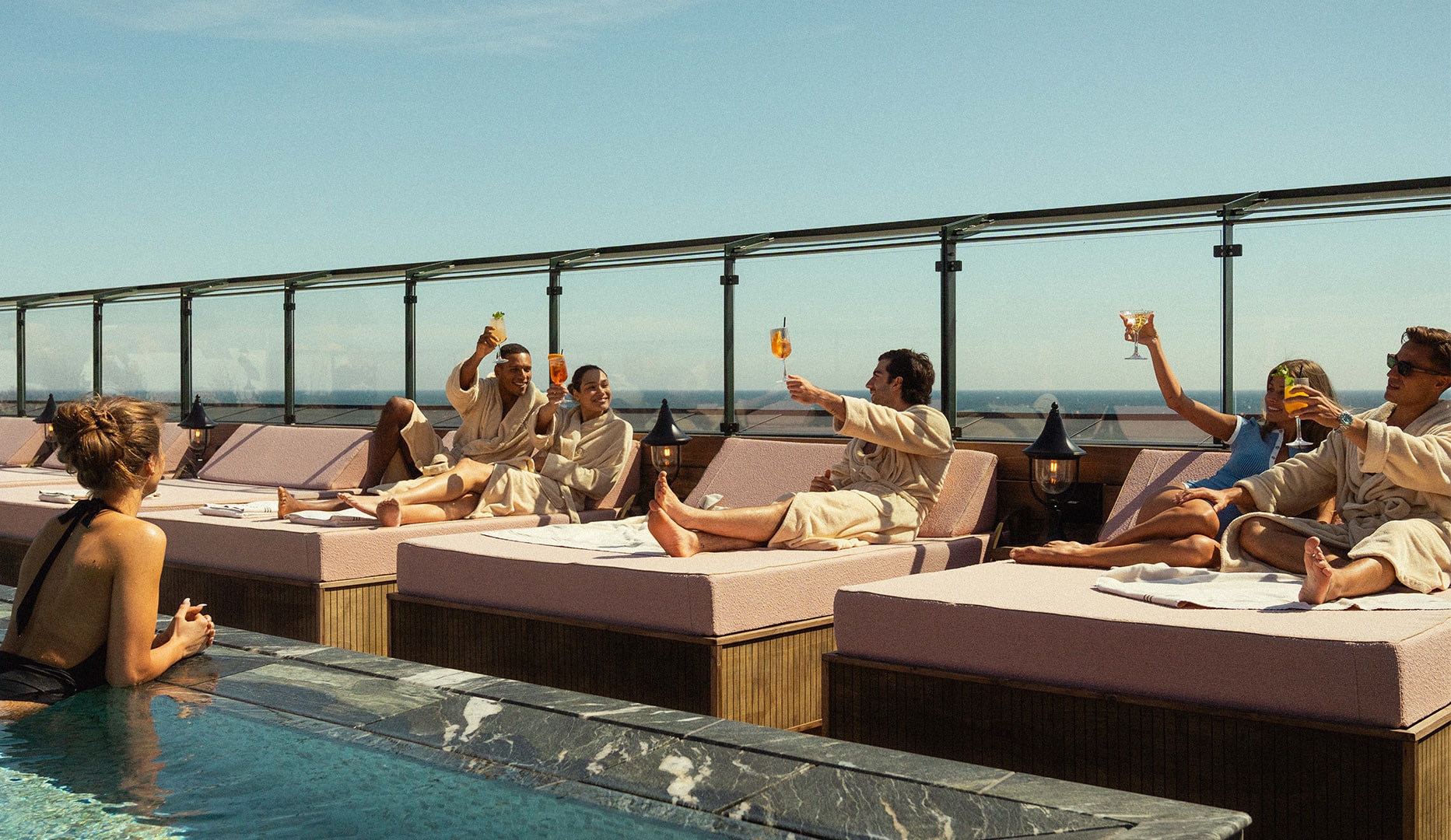 Pool Club & Dinner - Rox Resort