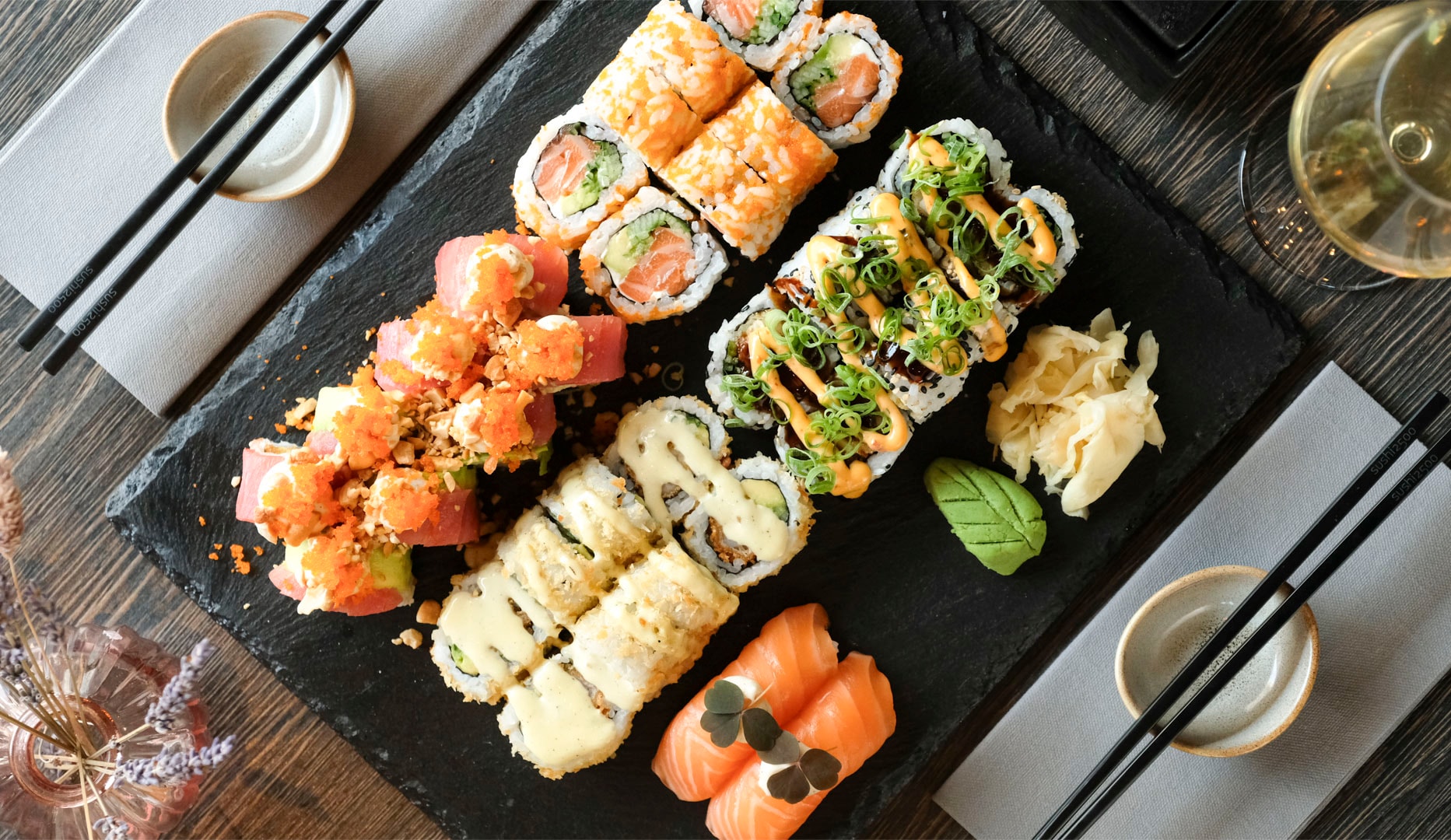Fejr Sushi2500's 20 års fødselsdag med en ekstra lækker menu
