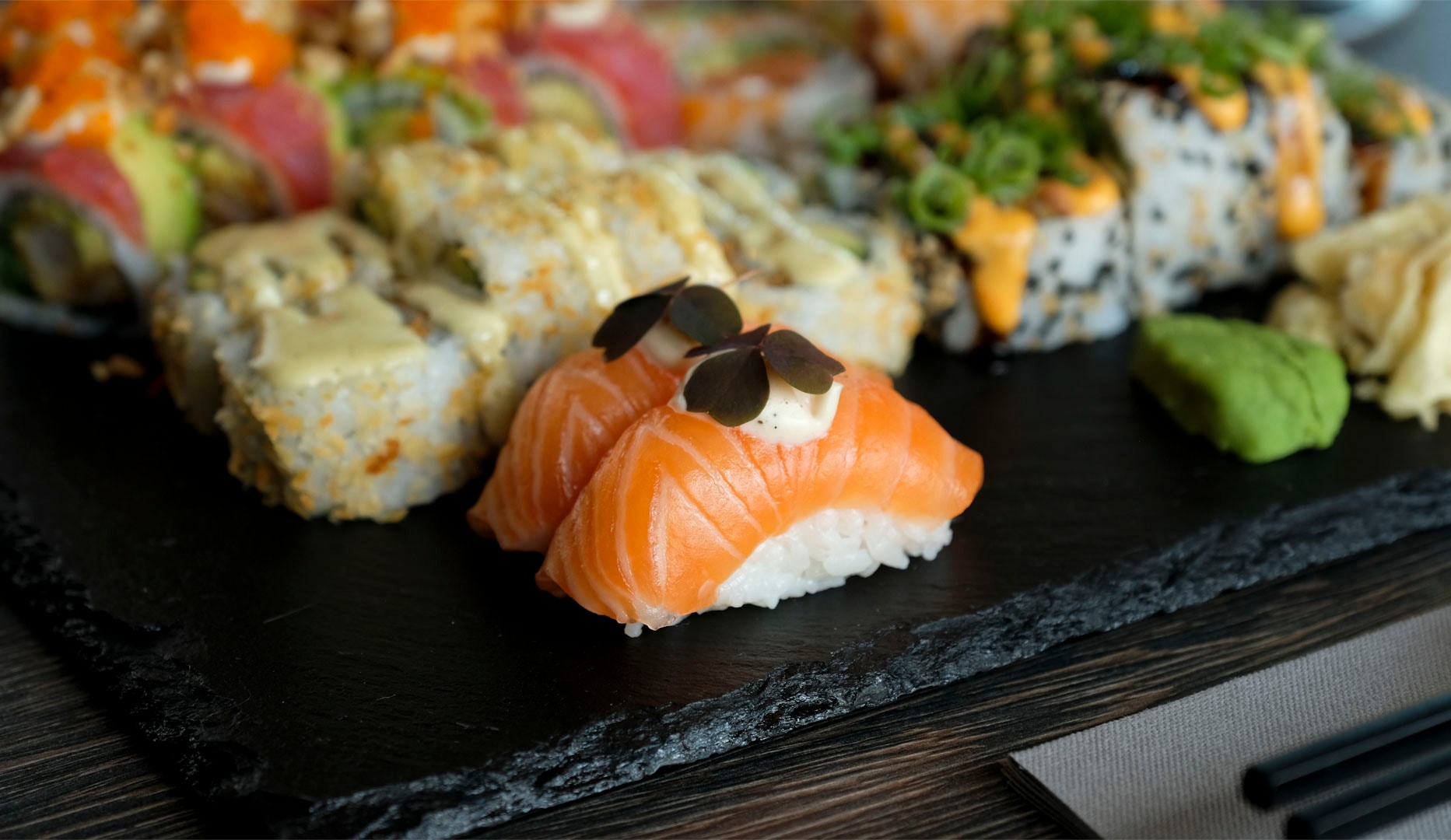 Fejr Sushi2500's 20 års fødselsdag med en ekstra lækker menu