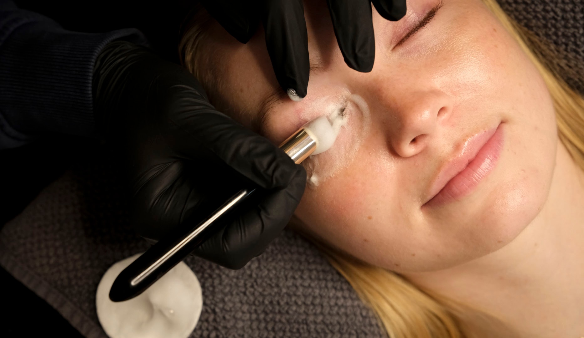 SKARPE PRISER: Lash Lift & Brow Lamination hos Cimmie Roos