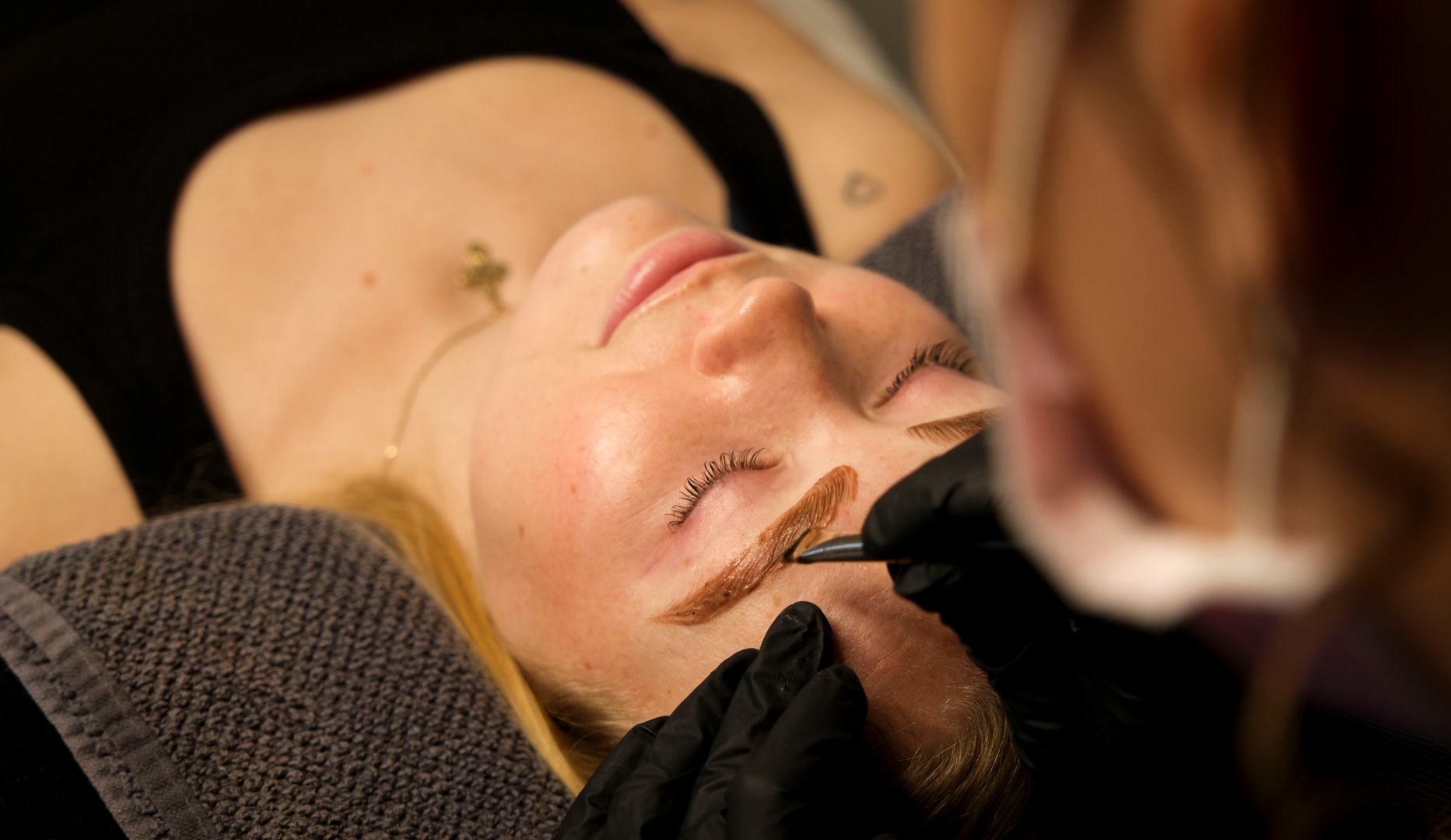 SKARPE PRISER: Lash Lift & Brow Lamination hos Cimmie Roos