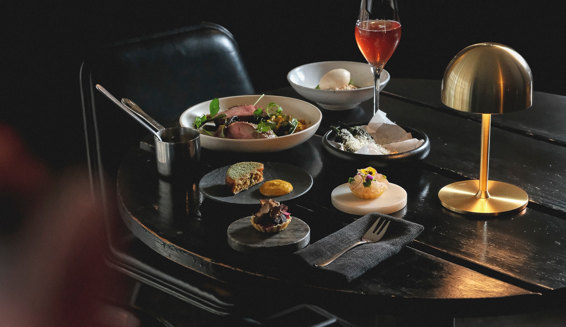 Aftenmenu hos Restaurant Rebel - Anbefalet i Michelin-guiden på 13. år