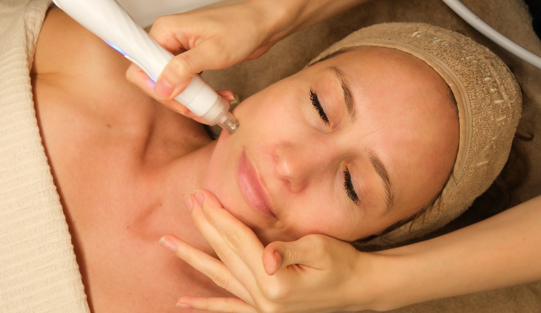 Giv huden ny glød med HydraFacial eller OxyGeneo