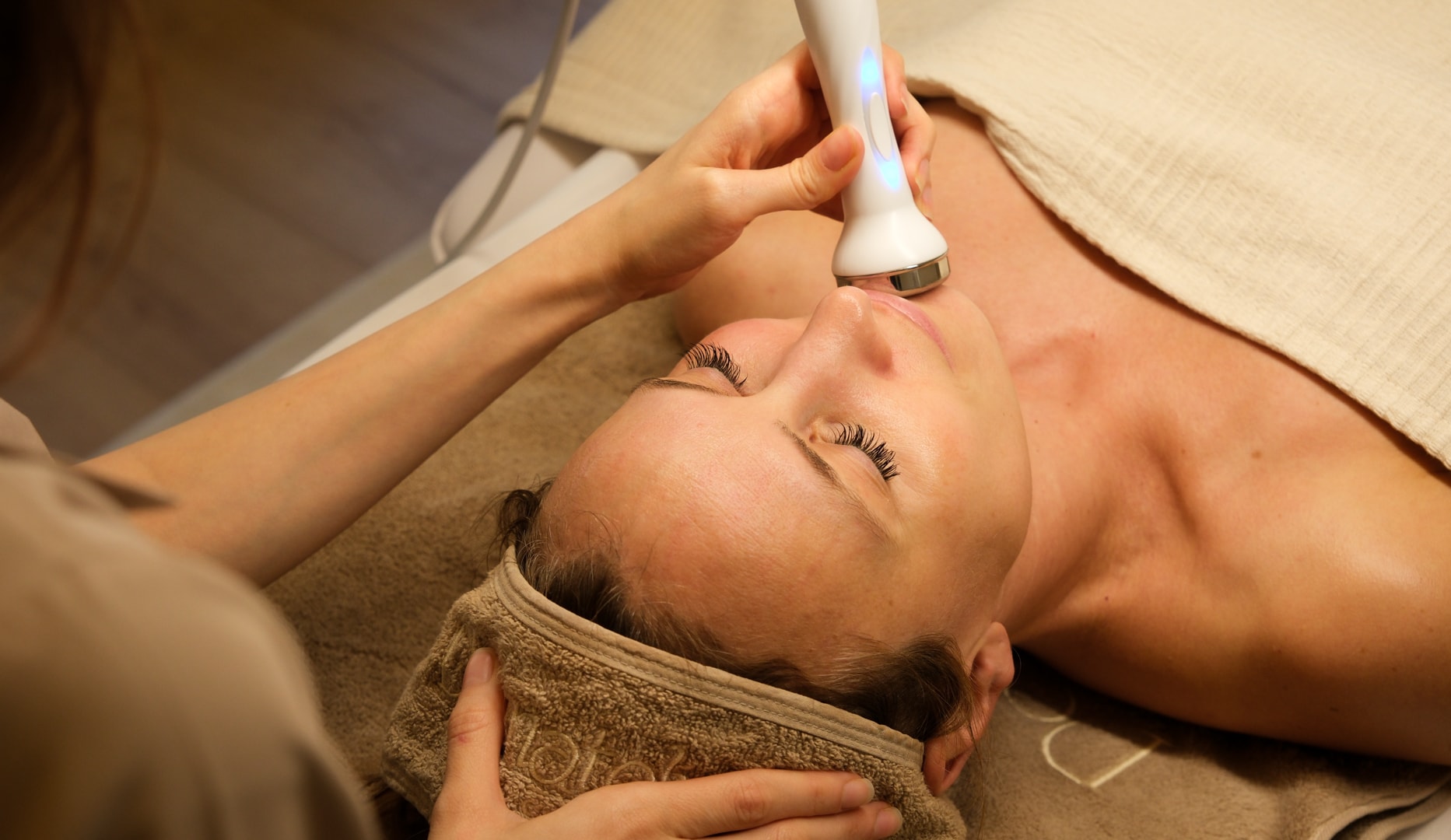 Giv huden ny glød med HydraFacial eller OxyGeneo