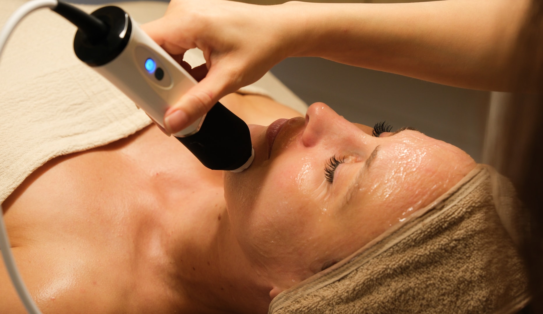 Giv huden ny glød med HydraFacial eller OxyGeneo