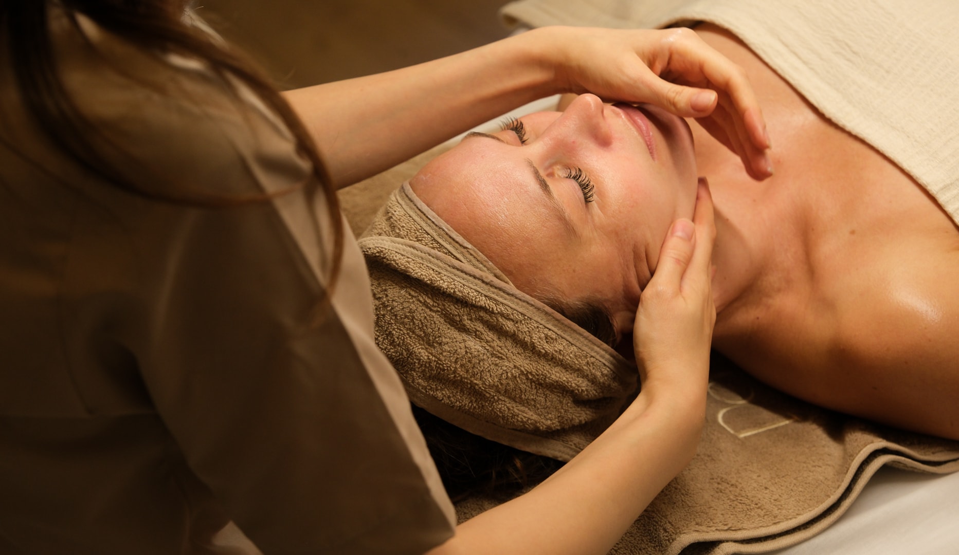 Giv huden ny glød med HydraFacial eller OxyGeneo